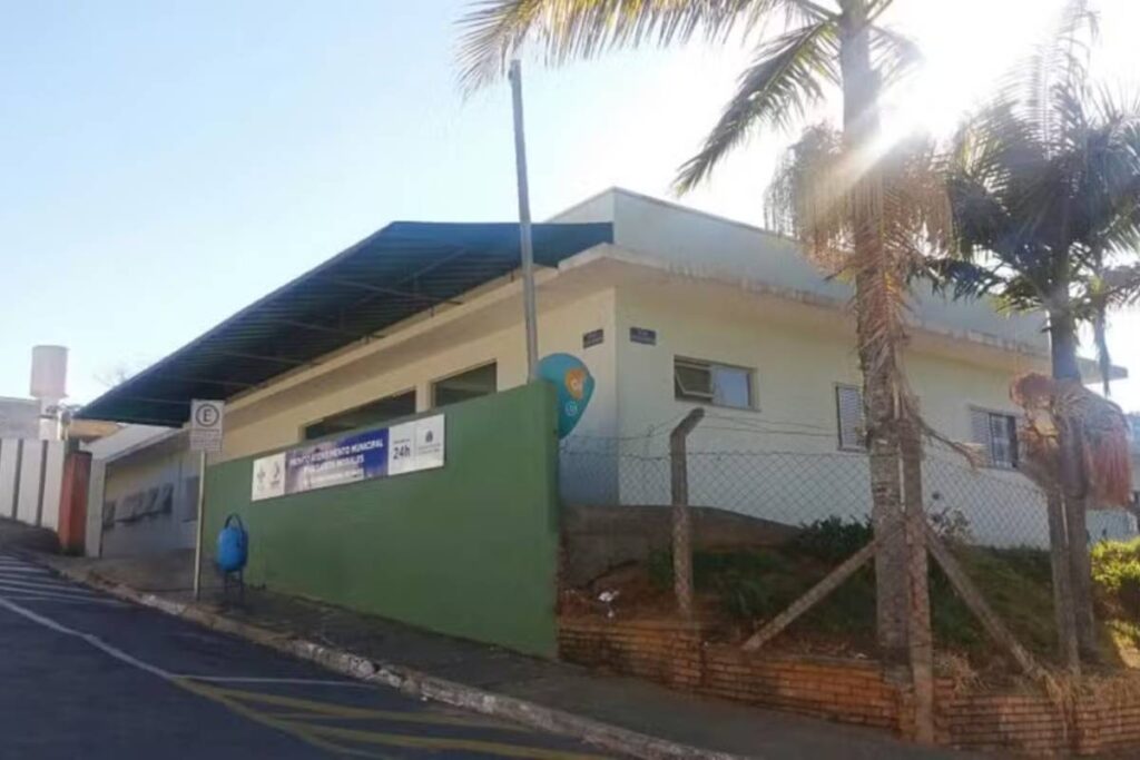 medico-e-enfermeira-flagrados-fazendo-sexo-em-hospital