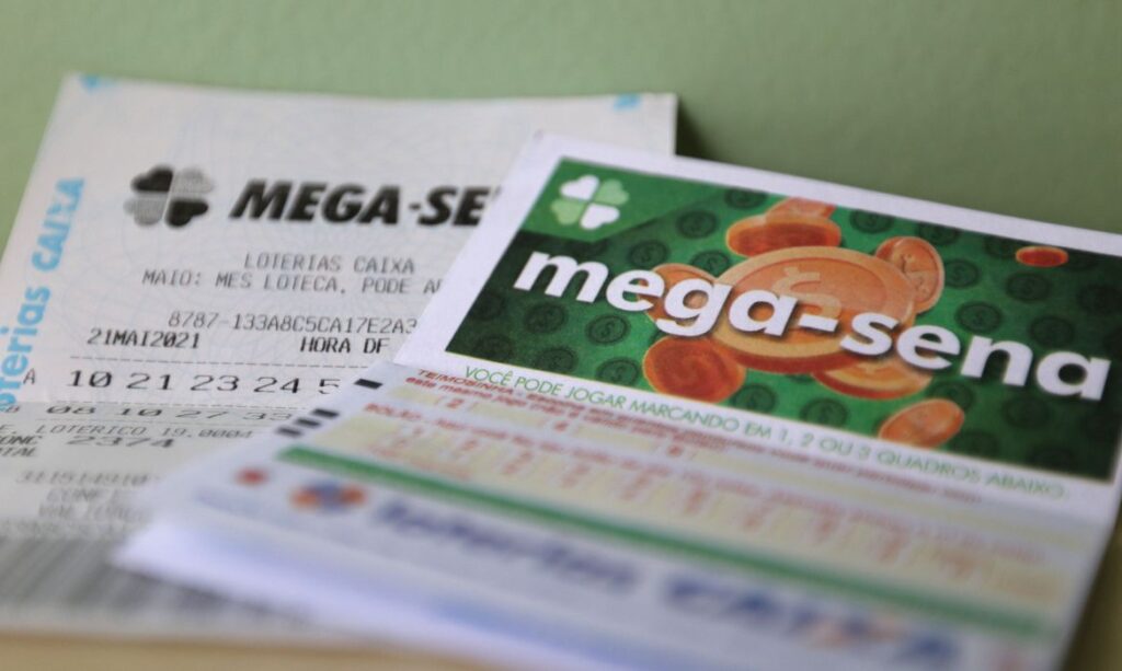 Bilhetes de aposta da mega-sena. Bilhetes de aposta da mega-sena.