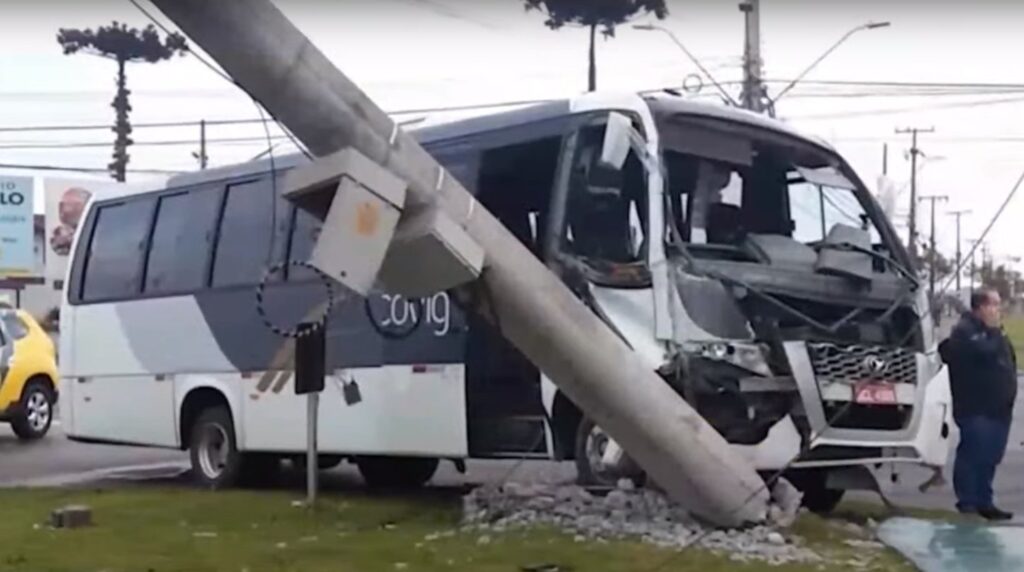 micro-onibus-acidente-pinhais micro-onibus-acidente-pinhais