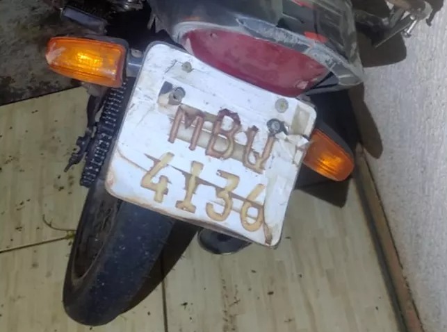 moto-placa-de-papel