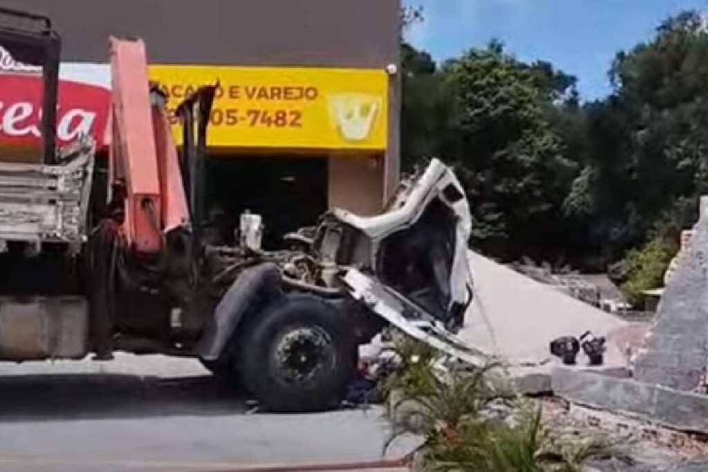 motorista-morre-caminhao motorista-morre-caminhao