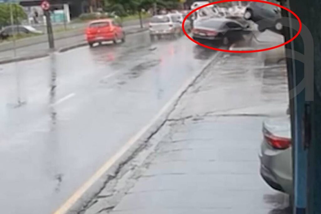 mulher-bate-carro-ex-londrina mulher-bate-carro-ex-londrina