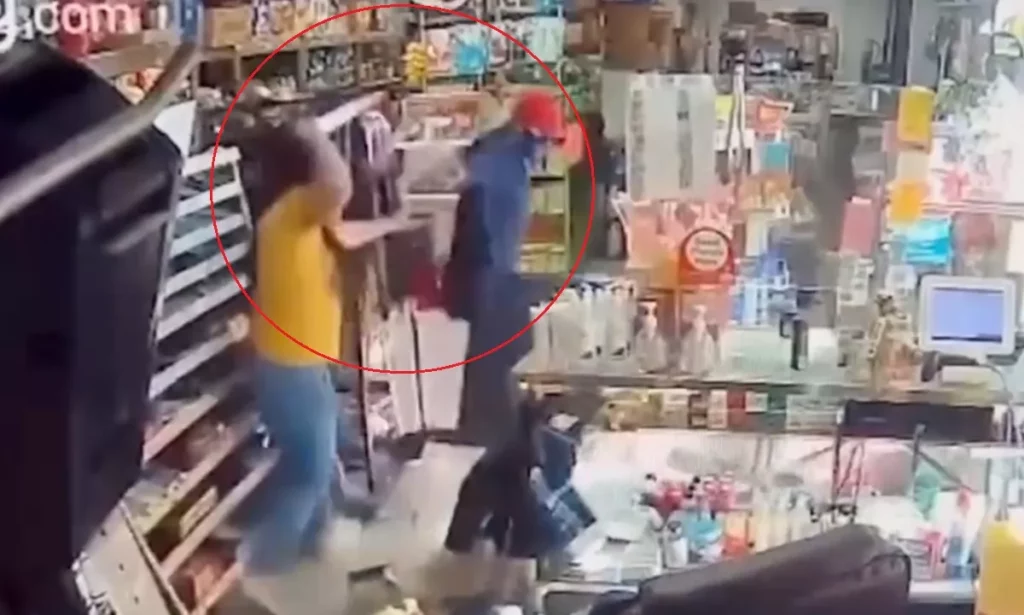 mulher-pega-faca-tentativa-de-assalto