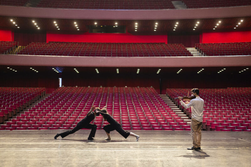 news_interna_Maringas_Maciel__Teatro_Guaira-e1627578260354