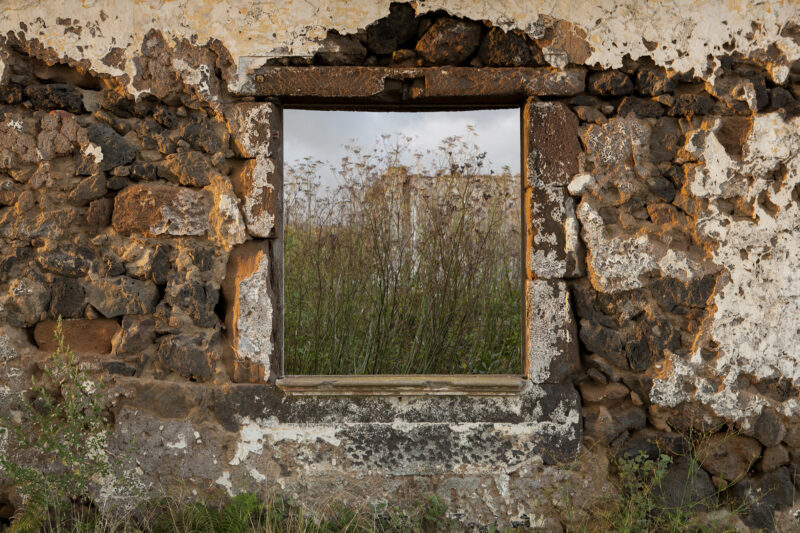obra_ruinas_ilha_terceira_2012_de_orlando_azevedo-e1652118481910
