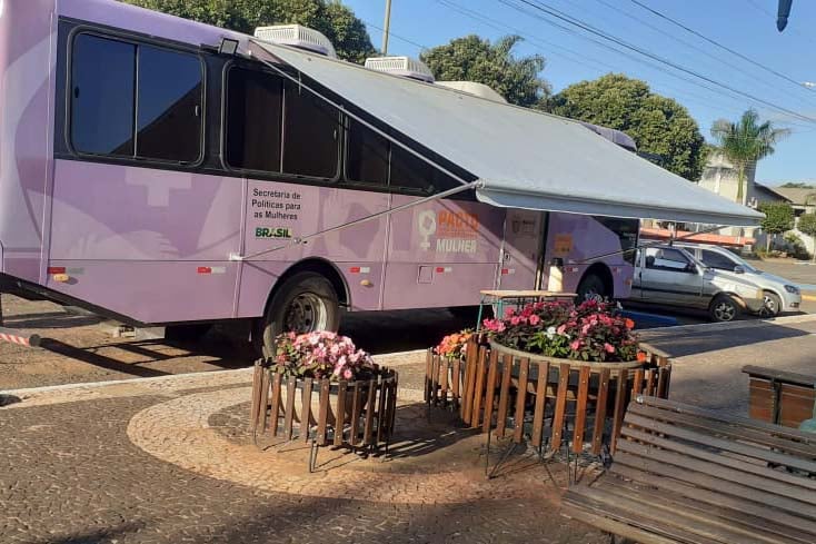 onibus_lilas_ja_em_paranapoema