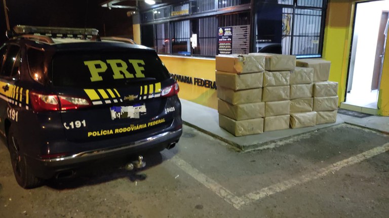 pai-filho-presos-celulares
