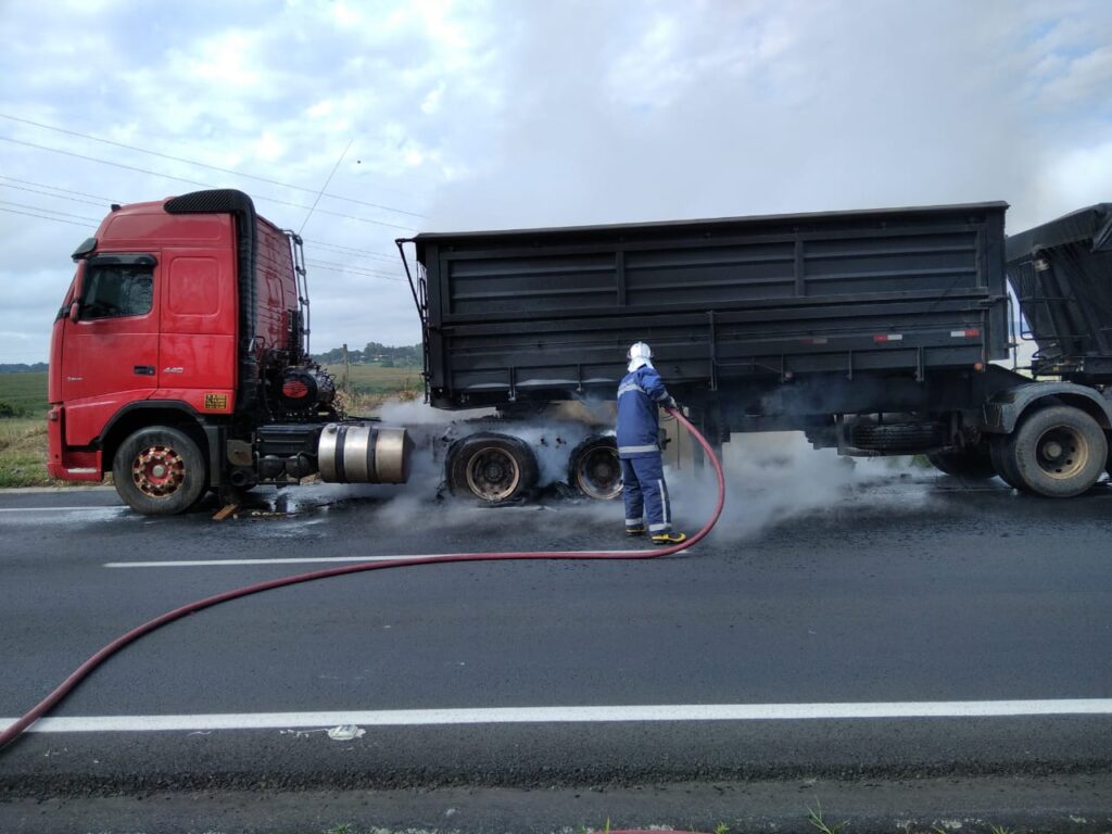 palmeira-caminhao-incendio-2