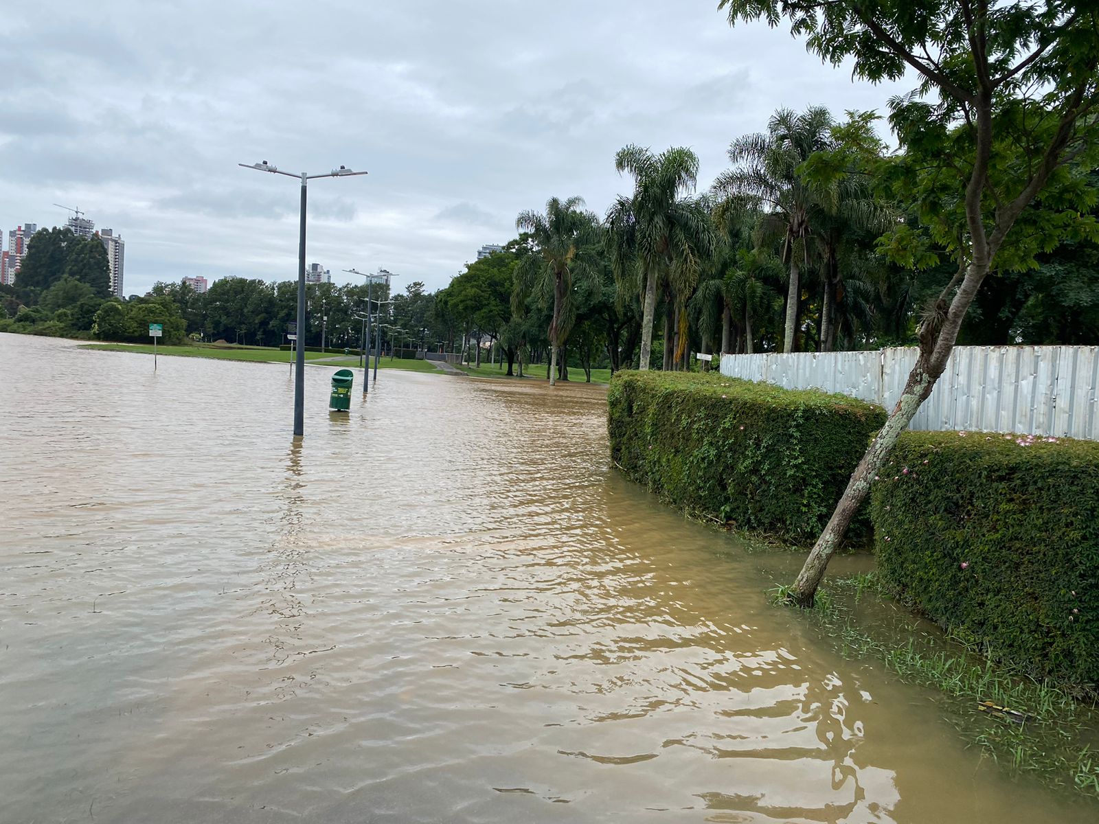 parque-barigui-alagamento