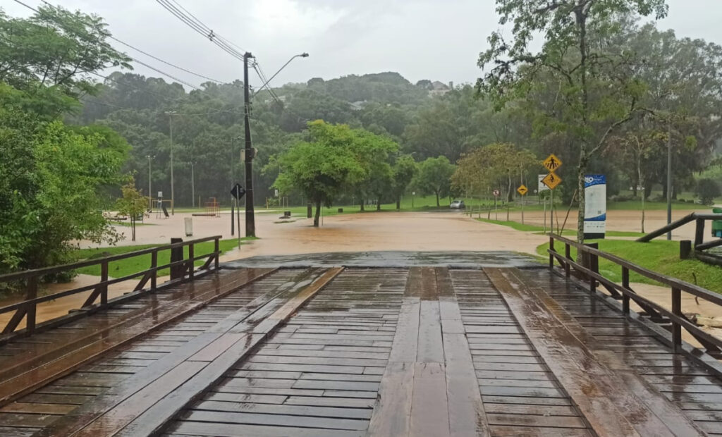 parque-tingui-alagado