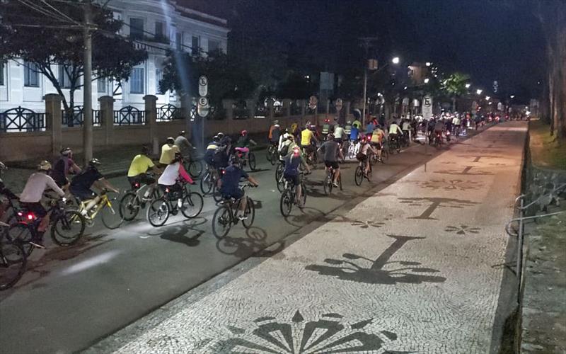 pedala-curitiba-noturno pedala-curitiba-noturno