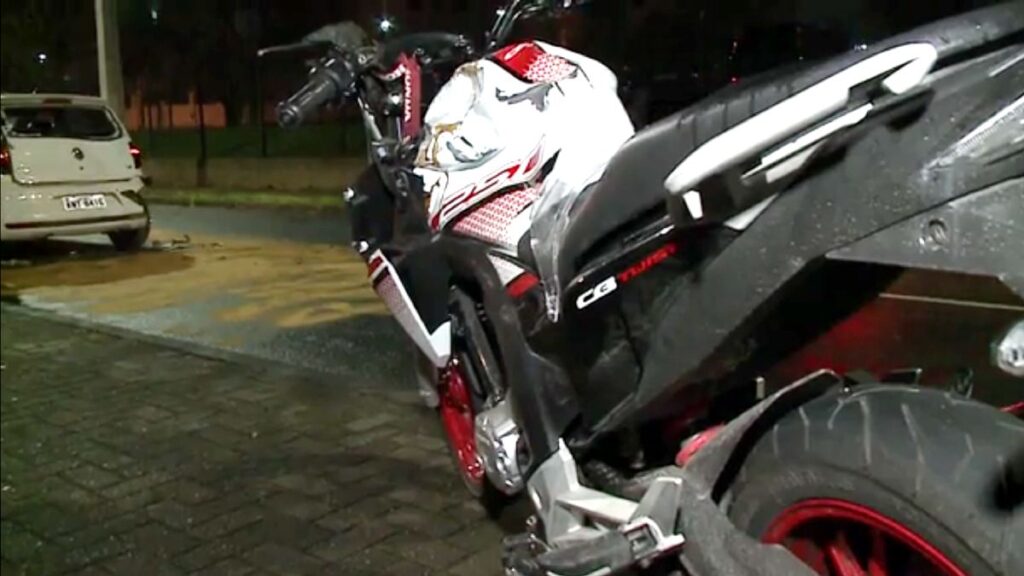 piloto-moto-entubado