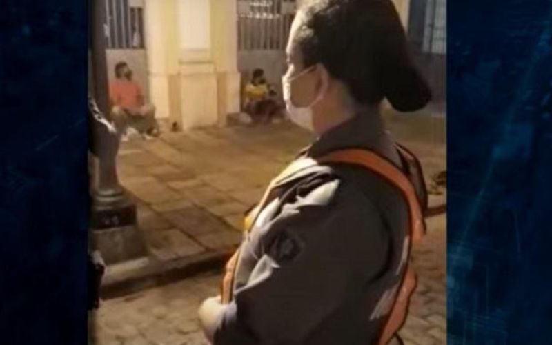 policial-presa