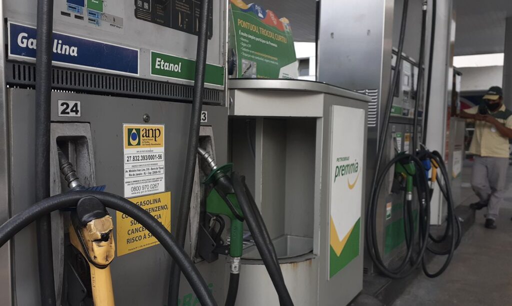posto-combustivel posto-combustivel