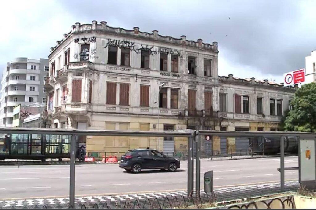 predio-pode-desabar-largo-da-ordem