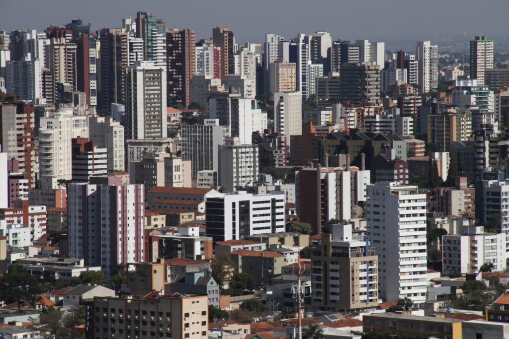 Centro visto apartir do bairro Mercês.
Foto: Arnaldo Alves / AENotícias.
Curitiba, 07-07-2011. previsao-do-tempo-domingo-parana-20-agosto