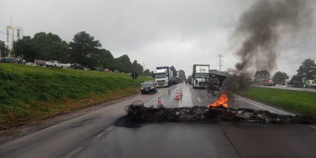 protestos-rodovias-bloqueadas-2
