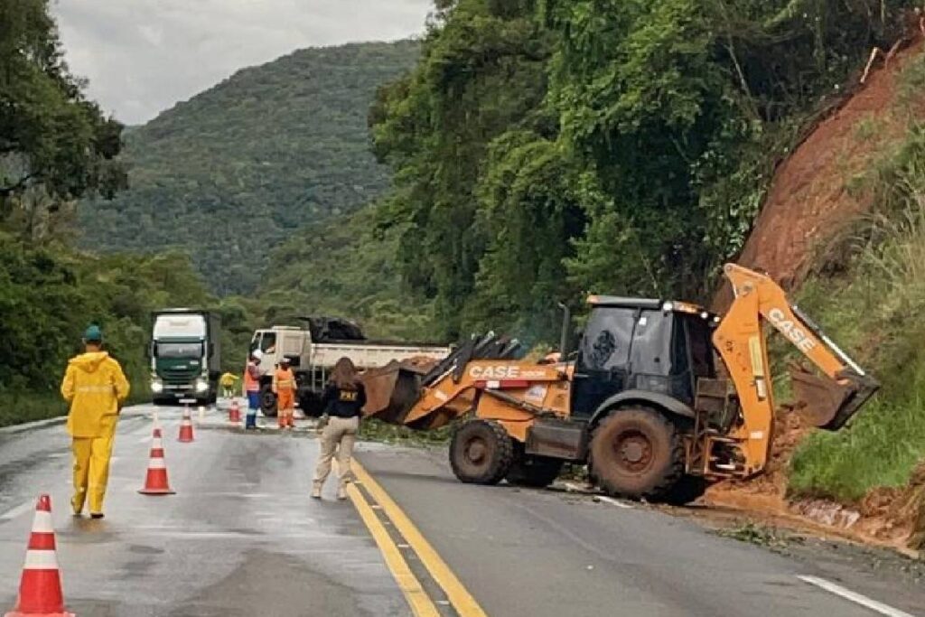 rodovias-bloqueadas-parana-sexta