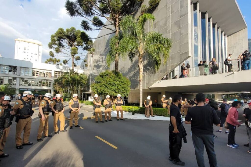 sessao-da-alep-remota-apos-invasao-manifestantes