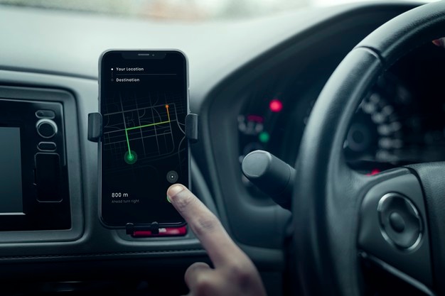 sistema-de-navegacao-gps-em-um-telefone-em-um-carro-autonomo_53876-98094 sistema-de-navegacao-gps-em-um-telefone-em-um-carro-autonomo_53876-98094