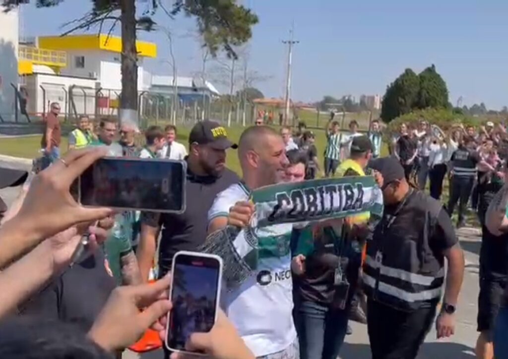 slimani-coritiba-aeroporto slimani-coritiba-aeroporto