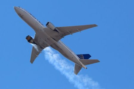 Voo da United Airlines volta a Denver após alerta