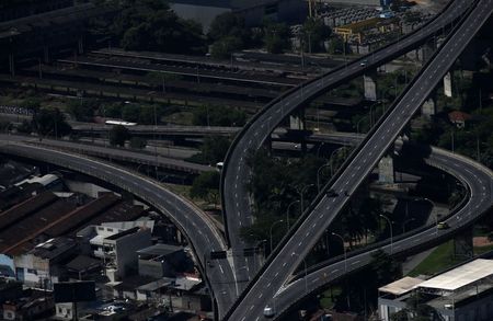 Vista aérea da Linha Amarela, no Rio de Janeiro (RJ)