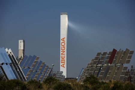 Torre da Abengoa no parque solar “Solucar”, en Sanlucar la Mayor