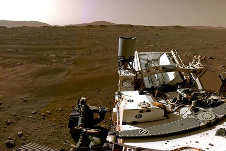 Imagem enviada por sonda da Nasa após pouso em Marte Imagem enviada por sonda da Nasa após pouso em Marte