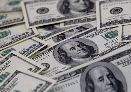 Dólar sobe ante real com riscos domésticos no radar Dólar sobe ante real com riscos domésticos no radar