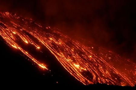 Monte Etna em erupção na Itália