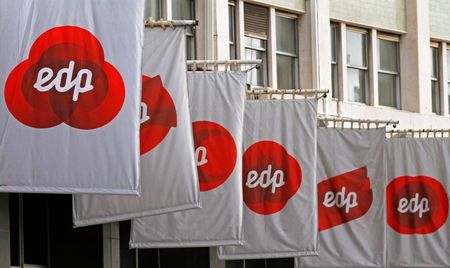 Logo da EDP fotografado em Lisboa, Portugal Logo da EDP fotografado em Lisboa, Portugal