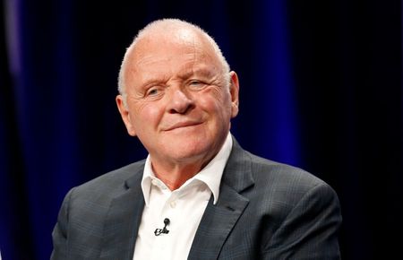 Ator Anthony Hopkins em Beverly Hills Ator Anthony Hopkins em Beverly Hills