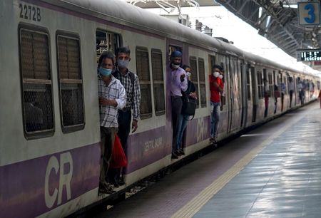 Trem em Mumbai, Índia Trem em Mumbai, Índia
