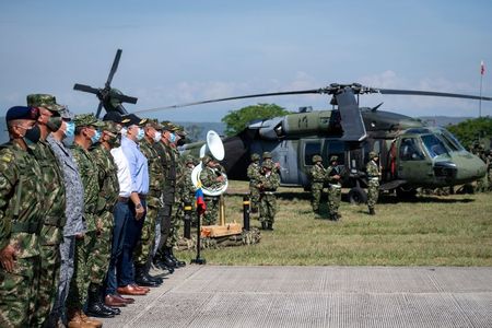 Presidente da Colômbia, Iván Duque, ao lado de tropas de nova unidade militar Conat em Tolemaida Presidente da Colômbia, Iván Duque, ao lado de tropas de nova unidade militar Conat em Tolemaida