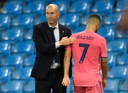Técnico do Real Madrid, Zinedine Zidane, e Eden Hazard