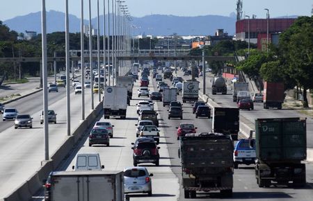 Venda de veículos novos no Brasil sobe em março, diz Fenabrave