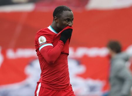 Naby Keita durante partida do Liverpool contra o Fullham pelo Campeonato Inglês Naby Keita durante partida do Liverpool contra o Fullham pelo Campeonato Inglês