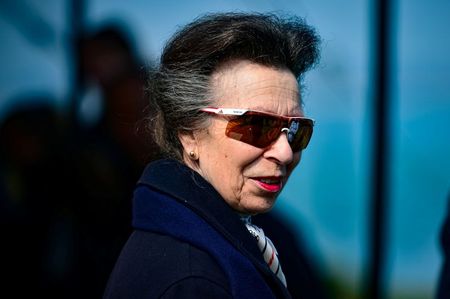Princesa britânica Anne é vista em público pela 1ª vez desde morte do príncipe Philip Princesa britânica Anne é vista em público pela 1ª vez desde morte do príncipe Philip