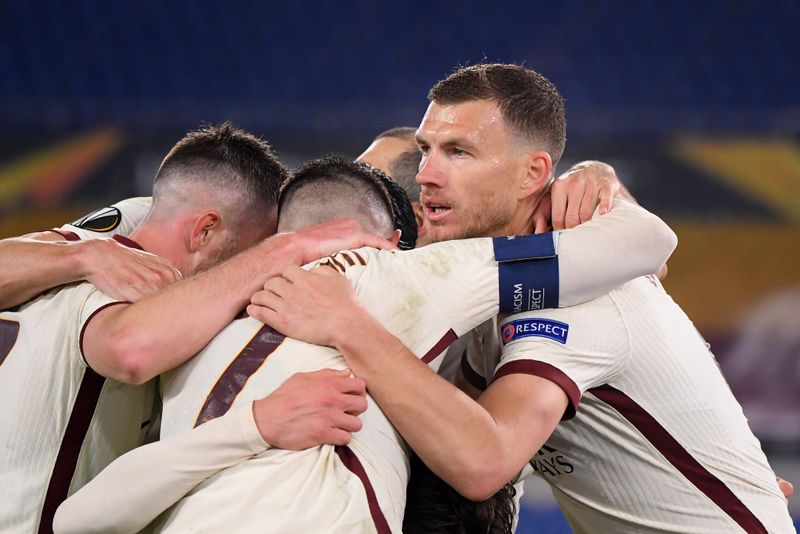 Jogadores da Roma comemoram Jogadores da Roma comemoram