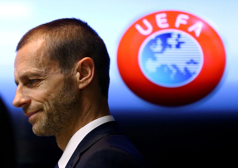 Presidente da Uefa, Aleksander Ceferin, chega para entrevista coletiva em Stara Pazova, na Sérvia Presidente da Uefa, Aleksander Ceferin, chega para entrevista coletiva em Stara Pazova, na Sérvia