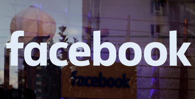 Logo do Facebook fotografado em Berlim, Alemanha Logo do Facebook fotografado em Berlim, Alemanha