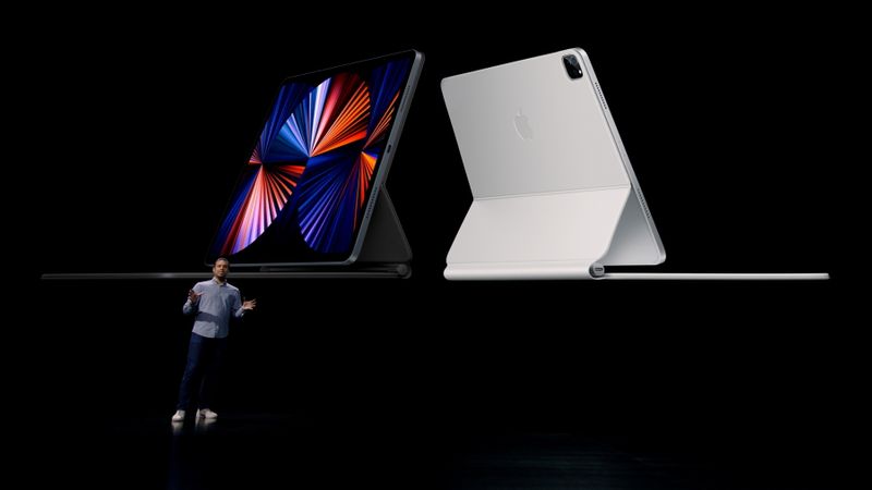 Apple Apple