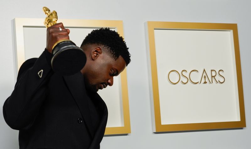 Daniel Kaluuya ganha Oscar de ator coadjuvante