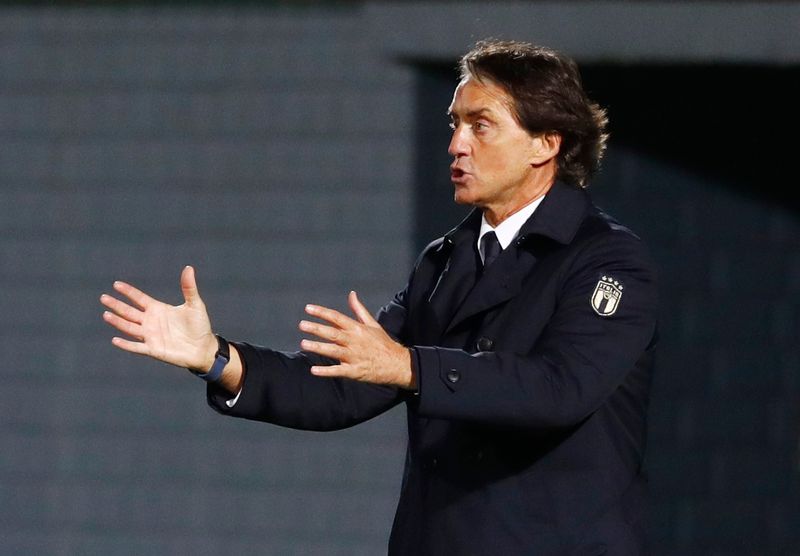 Técnico da Itália, Roberto Mancini, durante partida entre Itália e Lituânia pelas eliminatórias para a Copa do Mundo