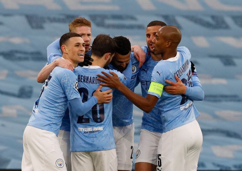 Jogadores do City comemoram gol contra o PSG