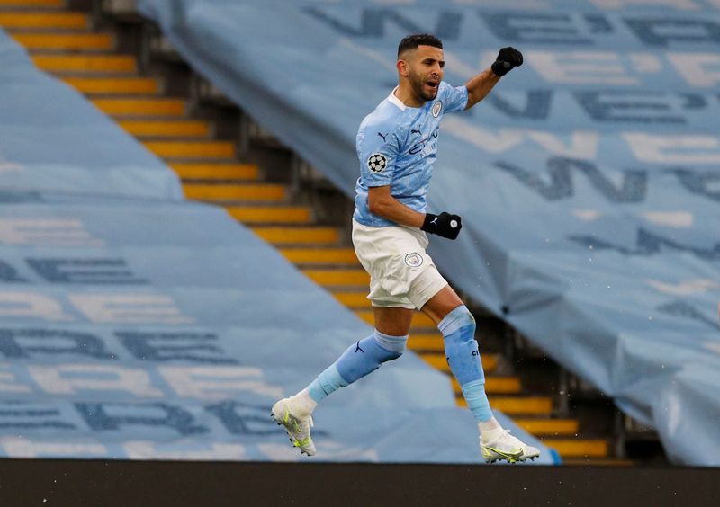 Riyad Mahrez comemora gol marcado em duelo entre Manchester City e PSG pela semifinal da Liga dos Campeões