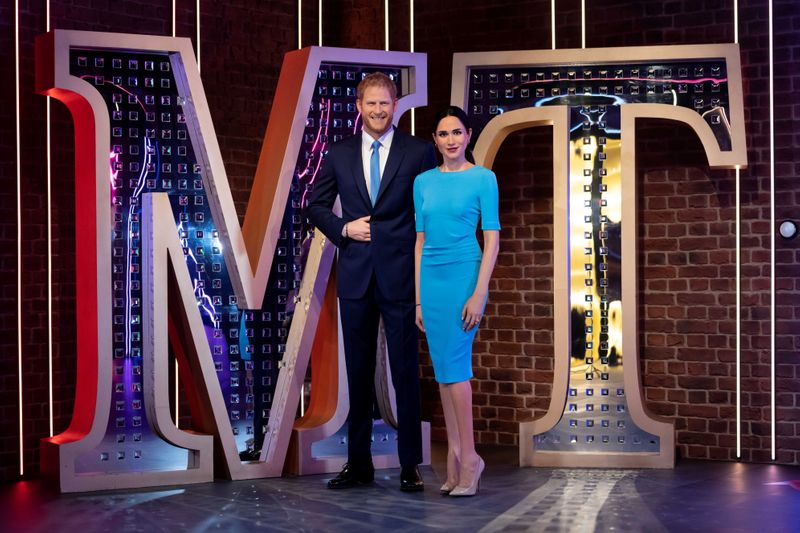Estátuas de cera do príncipe britânico Harry e de sua esposa, Meghan, no museu Madame Tussauds, em Londres