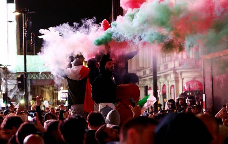 Torcedores da Itália celebram conquista da Eurocopa 2020 em Londres