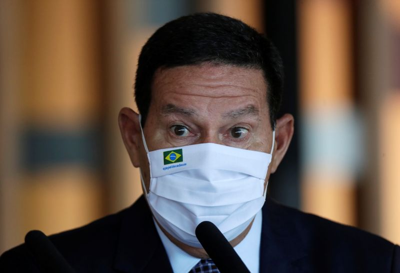 Vice-presidente Hamilton Mourão durante entrevista coletiva em Brasília